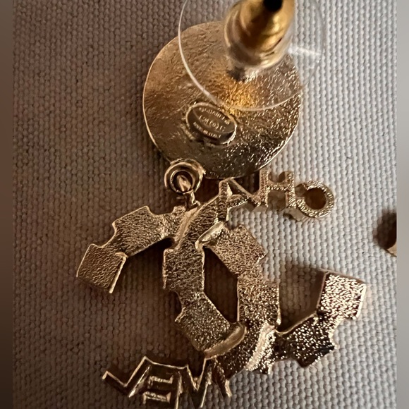 CHANEL GOLD DROPPING NEW EARRINGS NEWEST 2023-2024 CRUISE COLLECTION - Picture 13 of 16